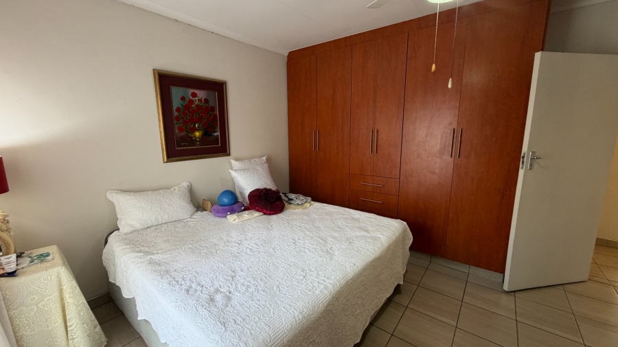 2 Bedroom Property for Sale in Miederpark North West